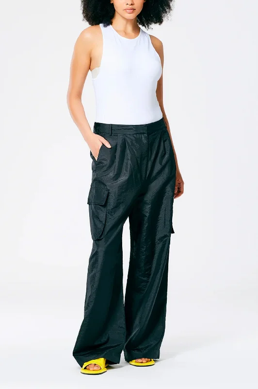 Crispy Nylon Stella Pleated Cargo Pant in Black