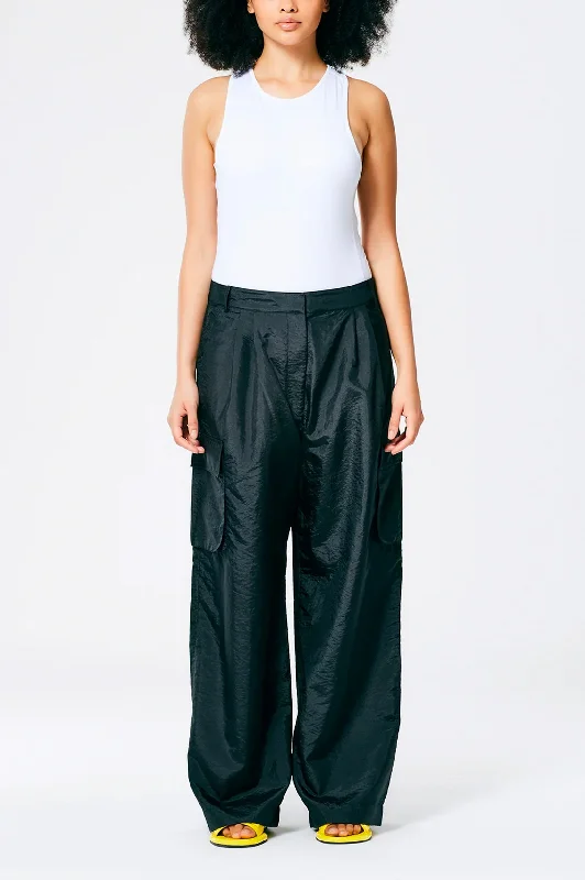 Crispy Nylon Stella Pleated Cargo Pant in Black